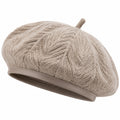 Strickbaskenmütze Einheitsgröße Beige mit Zopfmuster und Besatz in Lederoptik